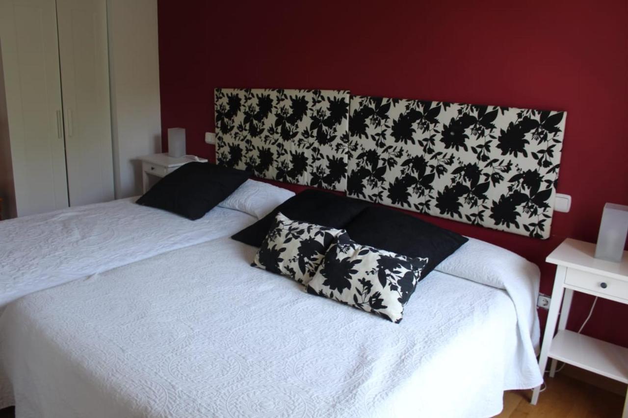 Casa Tau Pension Larrasoana Buitenkant foto