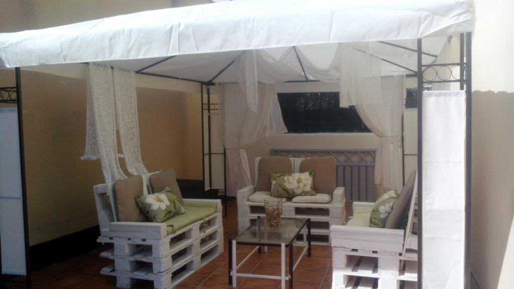 Casa Tau Pension Larrasoana Buitenkant foto