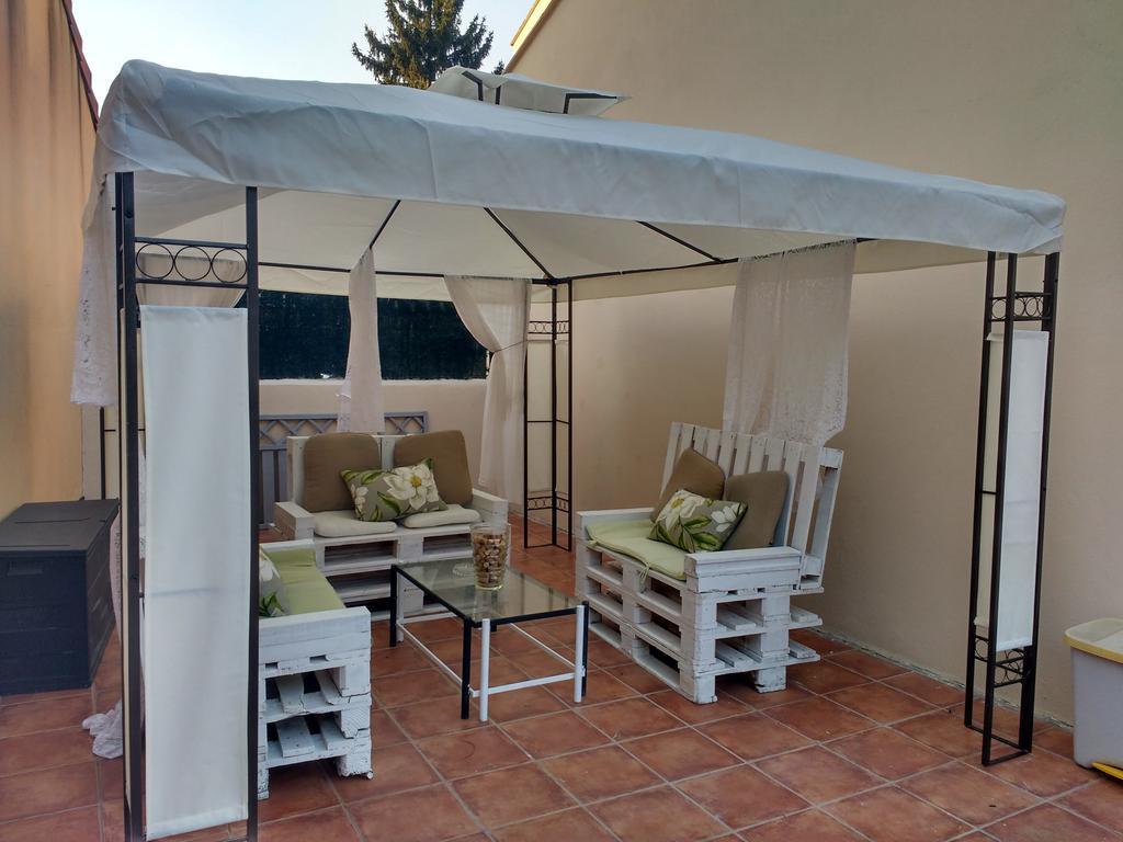 Casa Tau Pension Larrasoana Buitenkant foto
